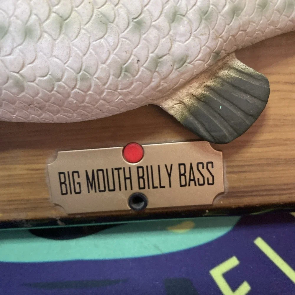 Vintage 1999 Big Mouth Billy Bass - - WITH Battery Door! Battery Needs Cleaning